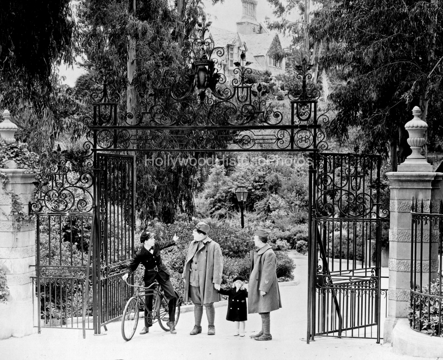 Laurel & Hardy 1932 1 Pack Up Your Troubles wm.jpg